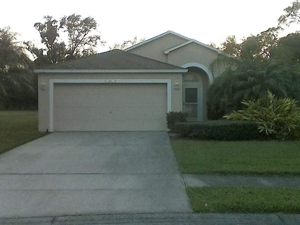 1st image of 849 Greenleaf Cir