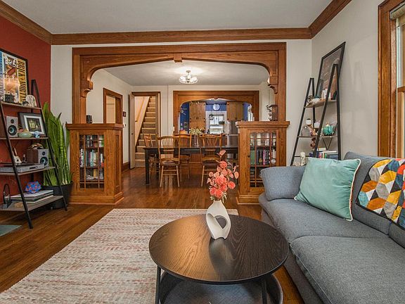 5th image of 1315 Saint Clair Ave