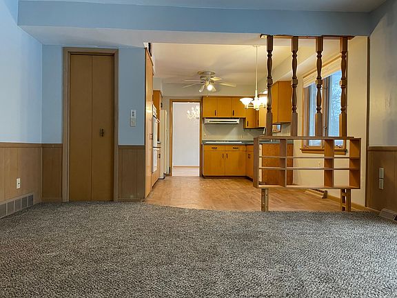 4th image of 748 Radford Dr