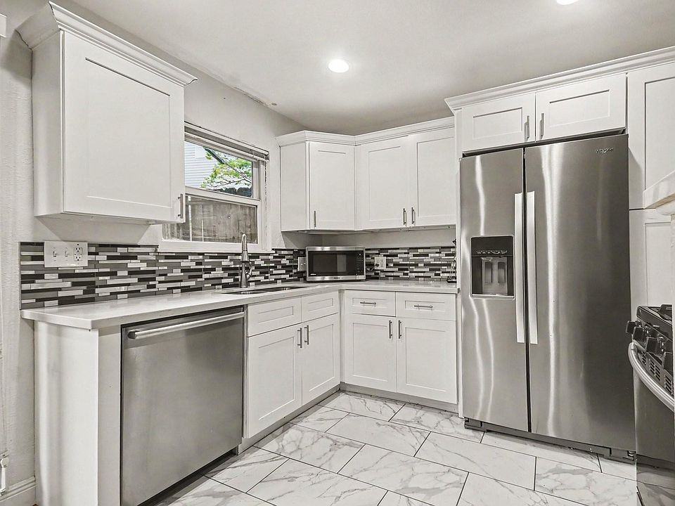 1st image of 4020 Blue Bonnet Blvd Unit K
