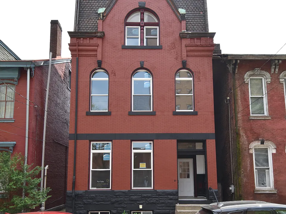 1005-1 Sheffield St
