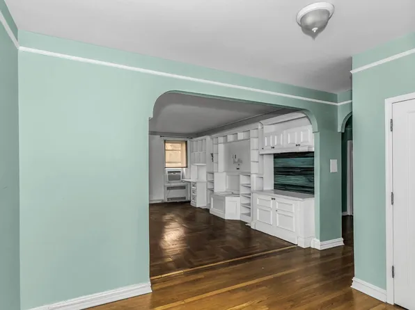 111-39 76th Road image 7 of 16