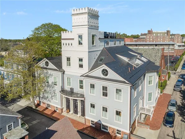 50 School St #5, Newport, RI 02840