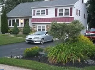 1023 Riviera Rd, Warminster, PA 18974