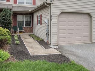 842 Woodridge Dr, Middletown, PA 17057