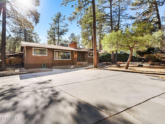 2nd image of 836 E Pine Knoll Dr