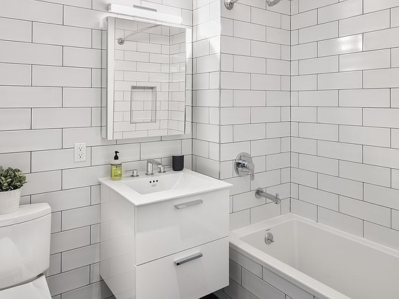 5th image of 178 N 11th St APT 2D