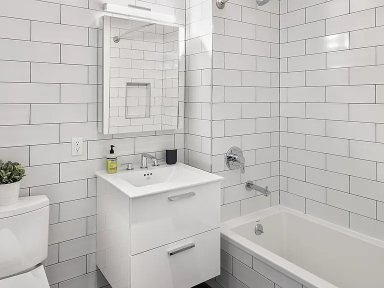 178 N 11th St #2D — Photo 5