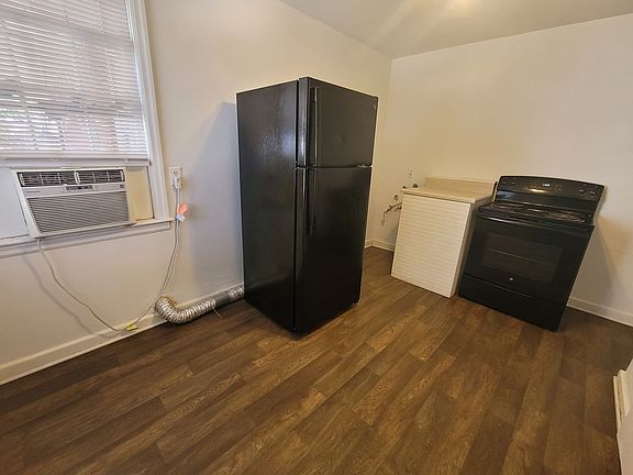 3rd image of 766 Augusta St APT C1