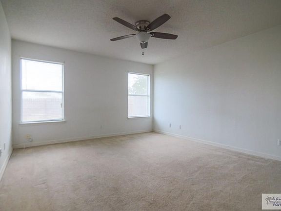 5th image of 2710 Sabal Palm Dr