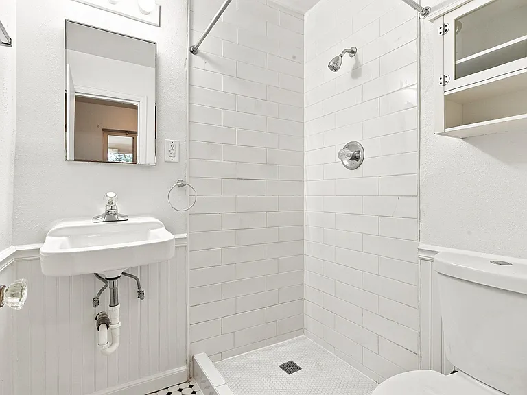 The Bethana Apartments — Photo 21