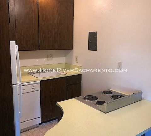 3rd image of 1620 F St APT 9
