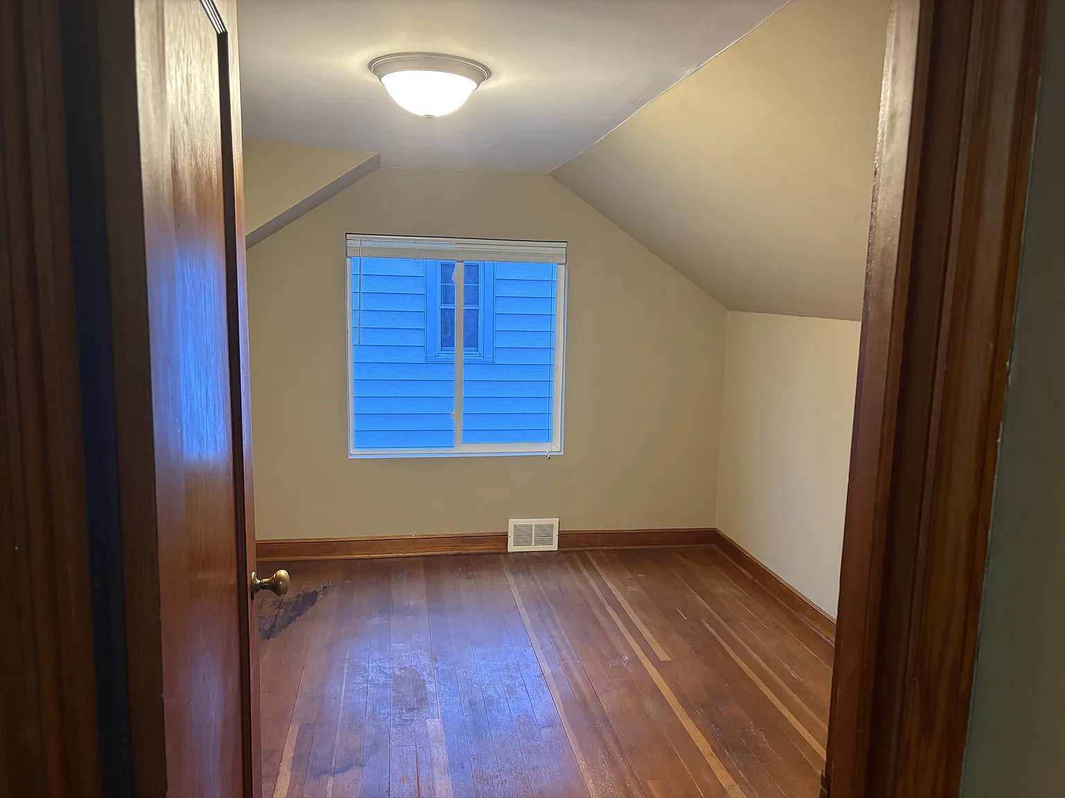 1/2 4th Avenue SE, Rochester — Photo 4