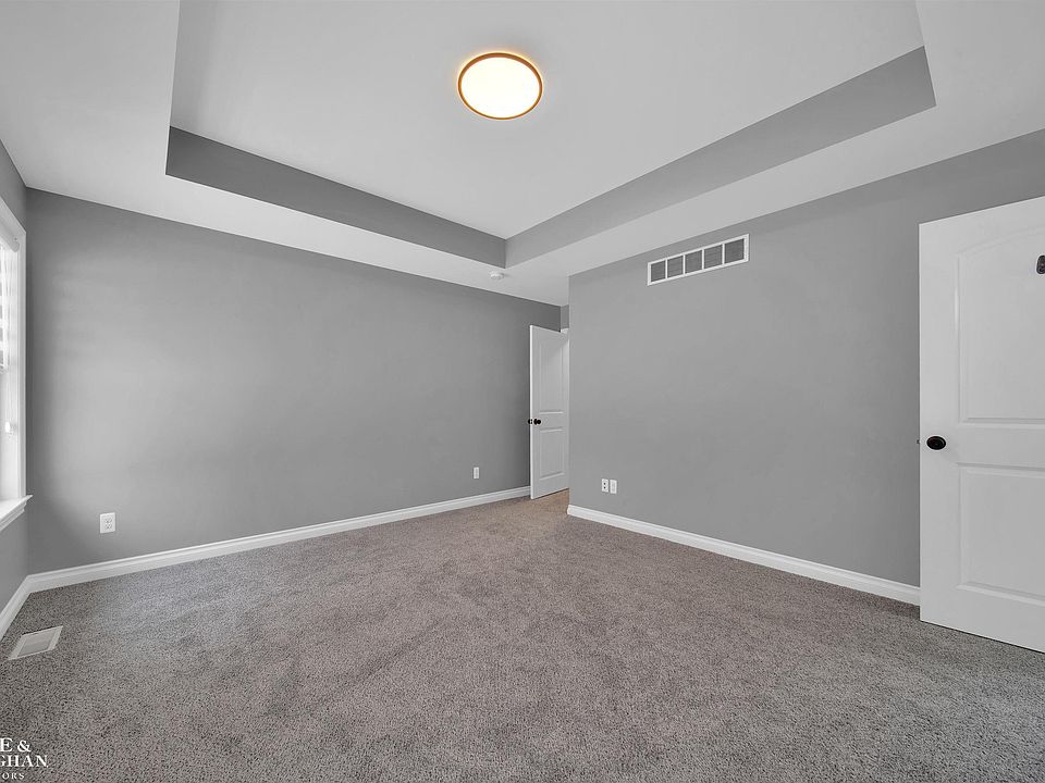 1825 State St, photo 26