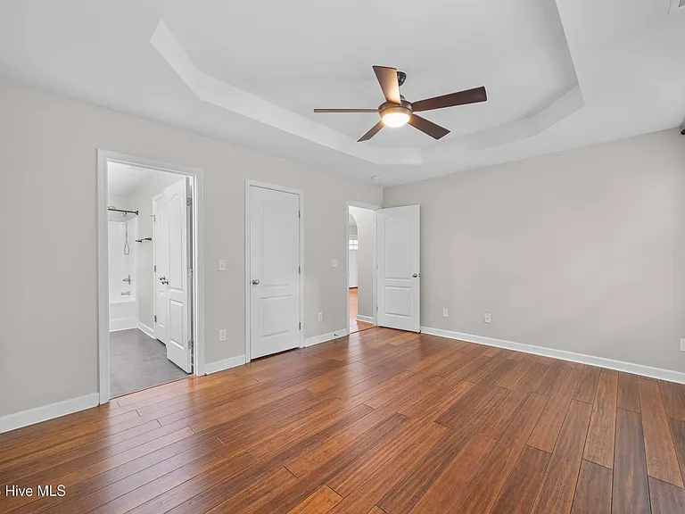 421 Ridgeway Dr — Photo 16