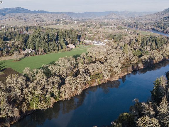 3rd image of 146 River Club Dr
