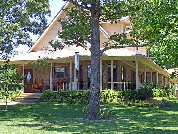 2nd image of 990 Twin Cedar Dr