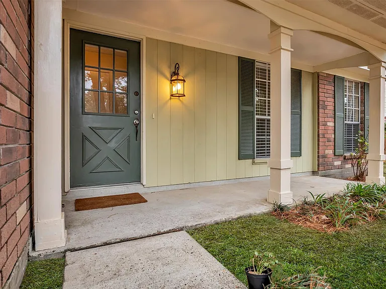10 Treadwell Ct — Photo 2