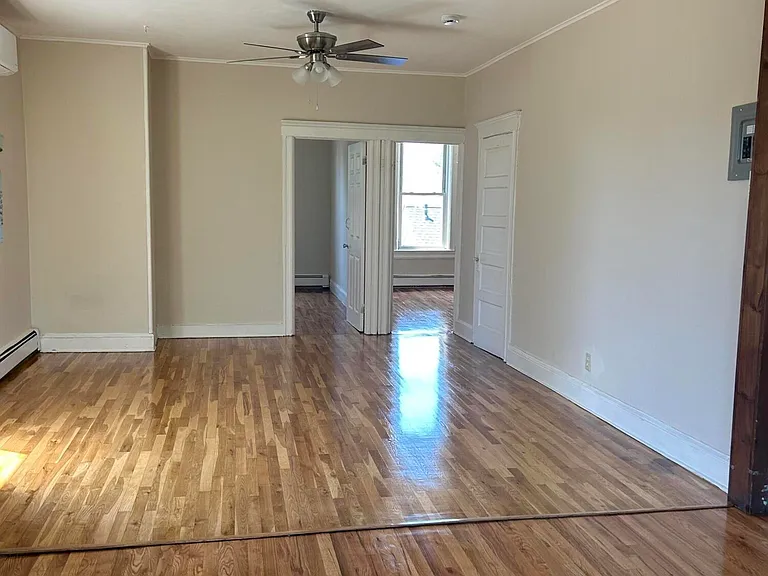 511 Langford St #3S — Photo 5