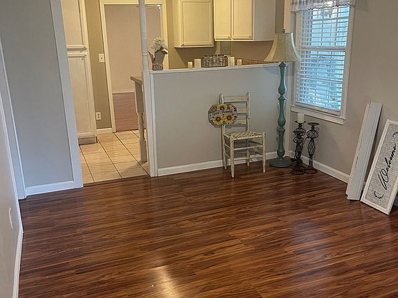 5th image of 1056 Forest Ave