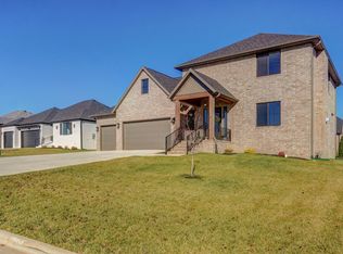 4469 E Kenwood Dr, Springfield, MO 65802