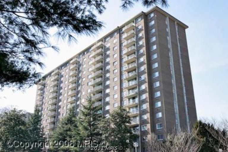 1st image of 2059 Huntington Ave APT 103