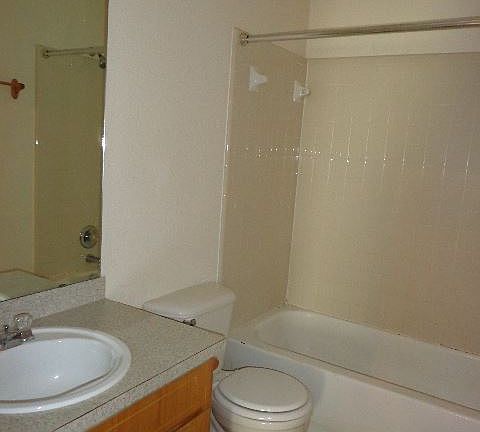 5th image of 4403 Abigail Dr APT D