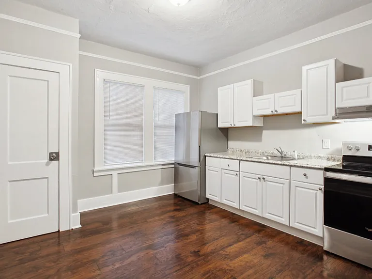 1203 E 38th St — Photo 16