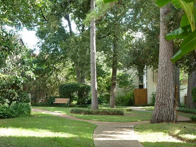 2100 Tanglewilde St #286 — Photo 21