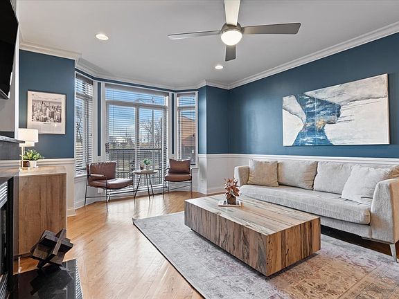 3rd image of 2022 N Wood St APT 1N