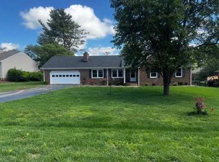 806 Lois Ln, Bowling Green, KY 42104