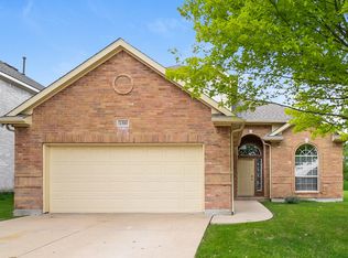 6300 Redeagle Creek Dr, Fort Worth, TX 76179