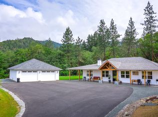 162 Clear Sky Dr, Grants Pass, OR 97526