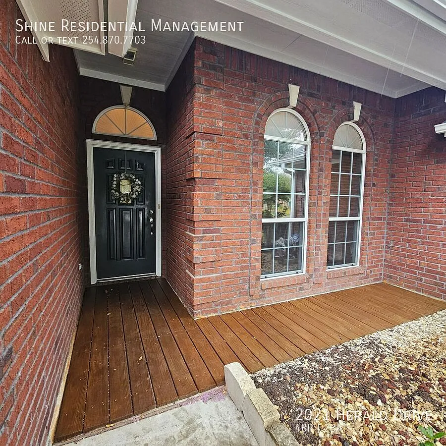 Established neighborhood Families on Herald Dr, enjoy short commutes to Skipcha Elementary, Nolan... — Photo 4