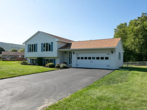 5 Jacqueline Dr, Painted Post, NY 14870