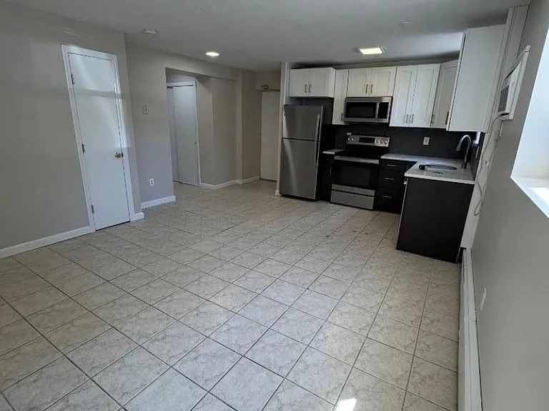 93 E Centre St #10C — Photo 3