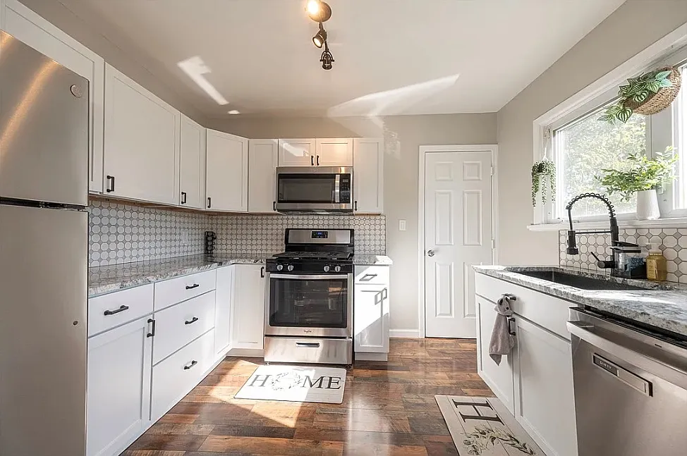 2 bed, 1102 sqft, $2,000 — Photo 2
