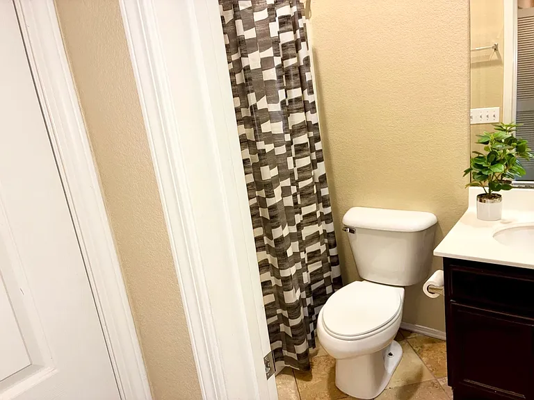 425 S Meadowbrook Dr S #106 — Photo 17