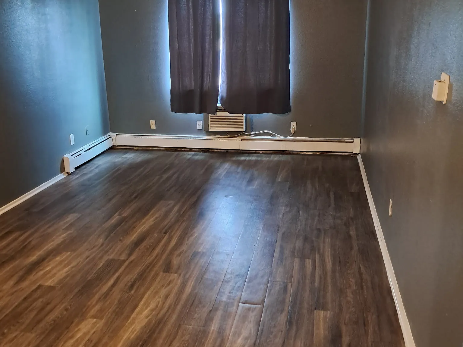 One Bedroom Unit In Denver at Abbotts Ford 2nd Flg — Photo 4