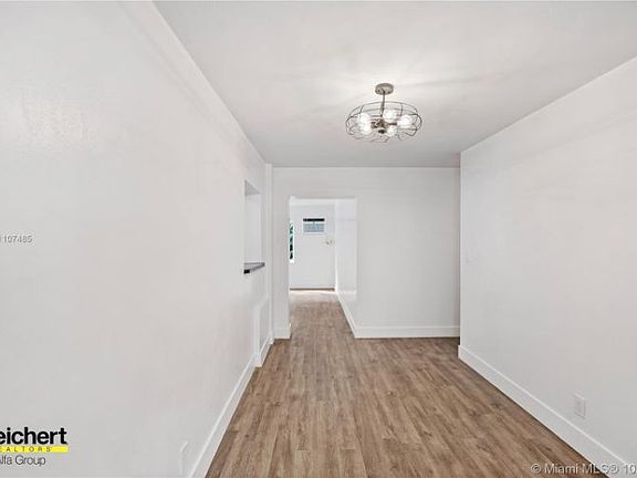 4th image of 15315 NE 2nd Ave #1