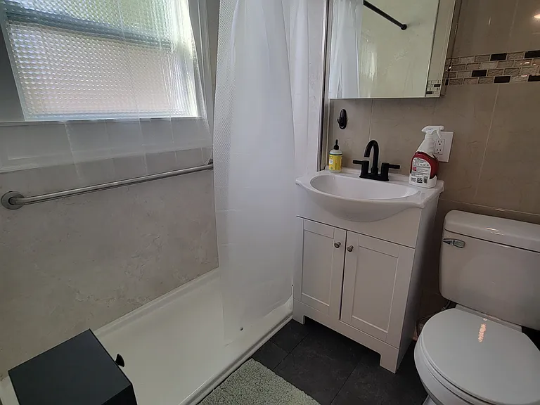 619 Earle Ave N #3 — Photo 9