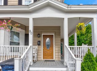 90 Palm St, Nashua, NH 03060