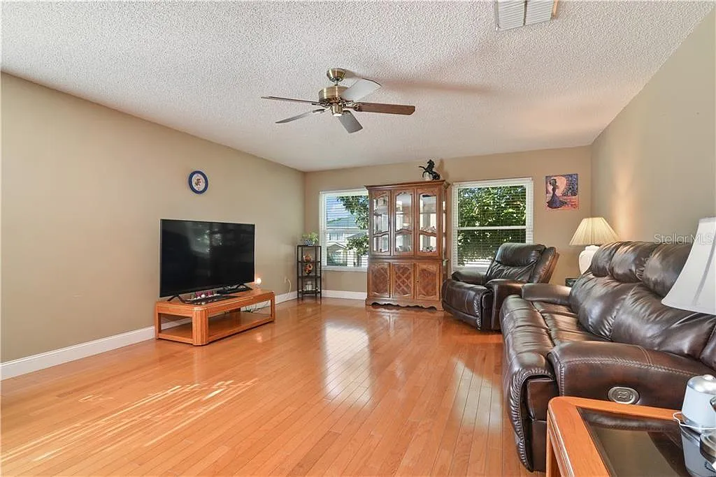 13028 Bellerive Ln — Photo 4
