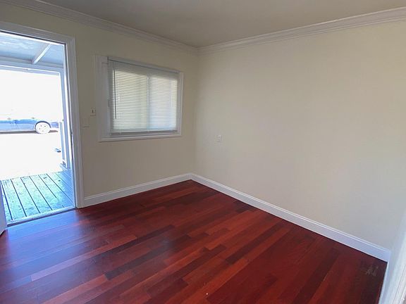 4th image of 840A 6th Ave
