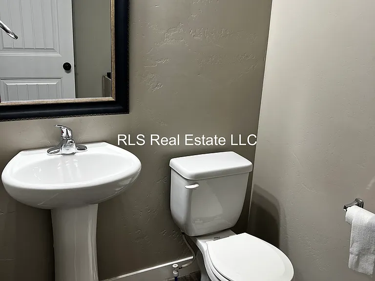 122 S 1800 W — Photo 5