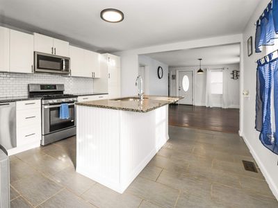 17 Windsor St, Enfield, CT, 06082