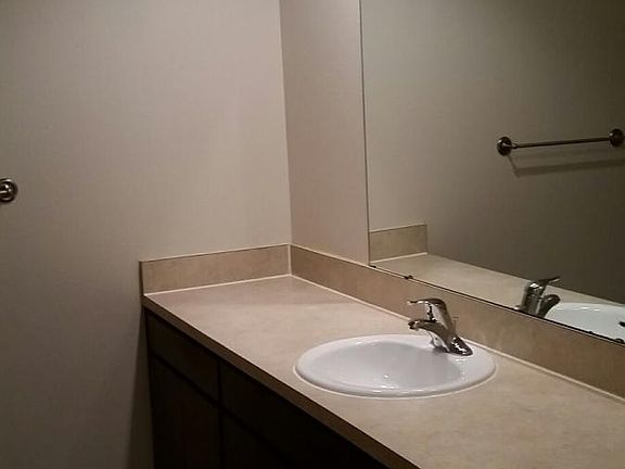 Bathroom Avalon Court
