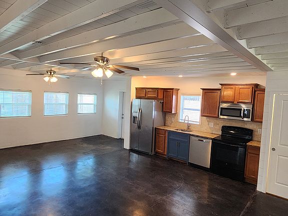 5th image of 1576 Avocado Ave