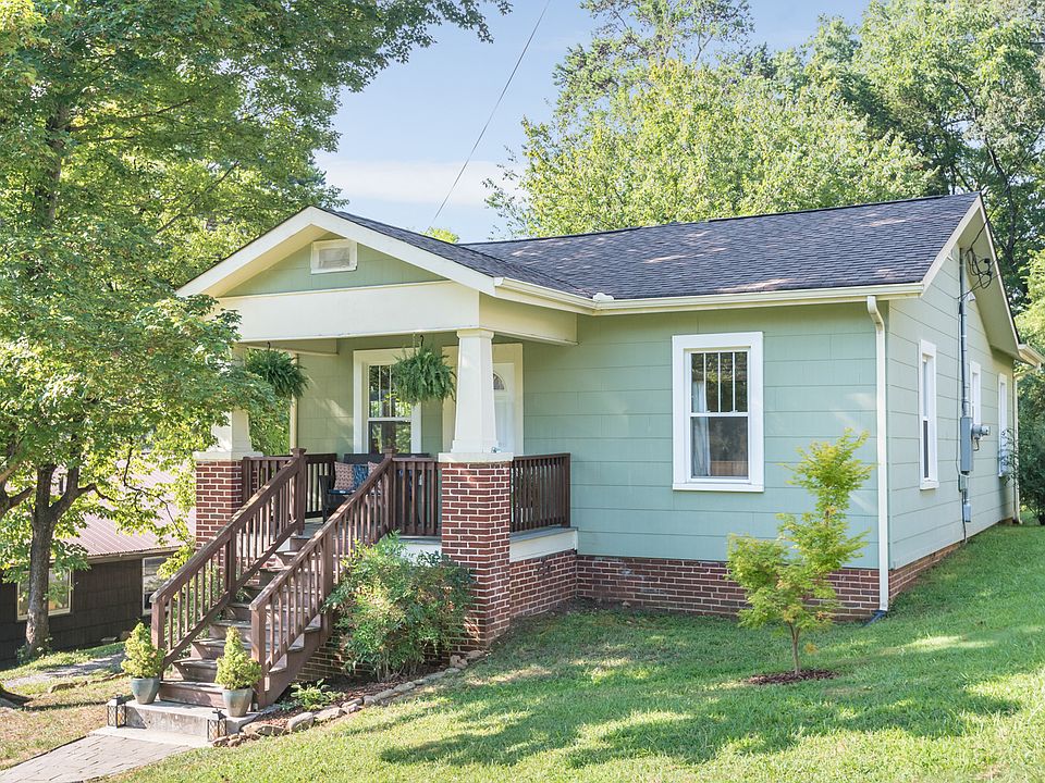 1st image of 102 Pinehurst Ave
