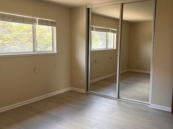 4th image of 14-467 Burnett Ave